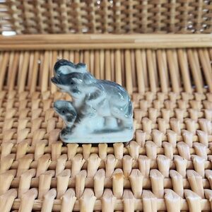 Vintage Mama & Baby Elephant Figurine Made In Japan